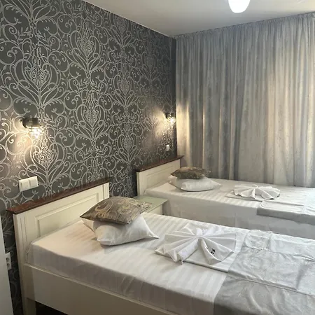 Pensiunea Casa Simoni ゲストハウス 3*